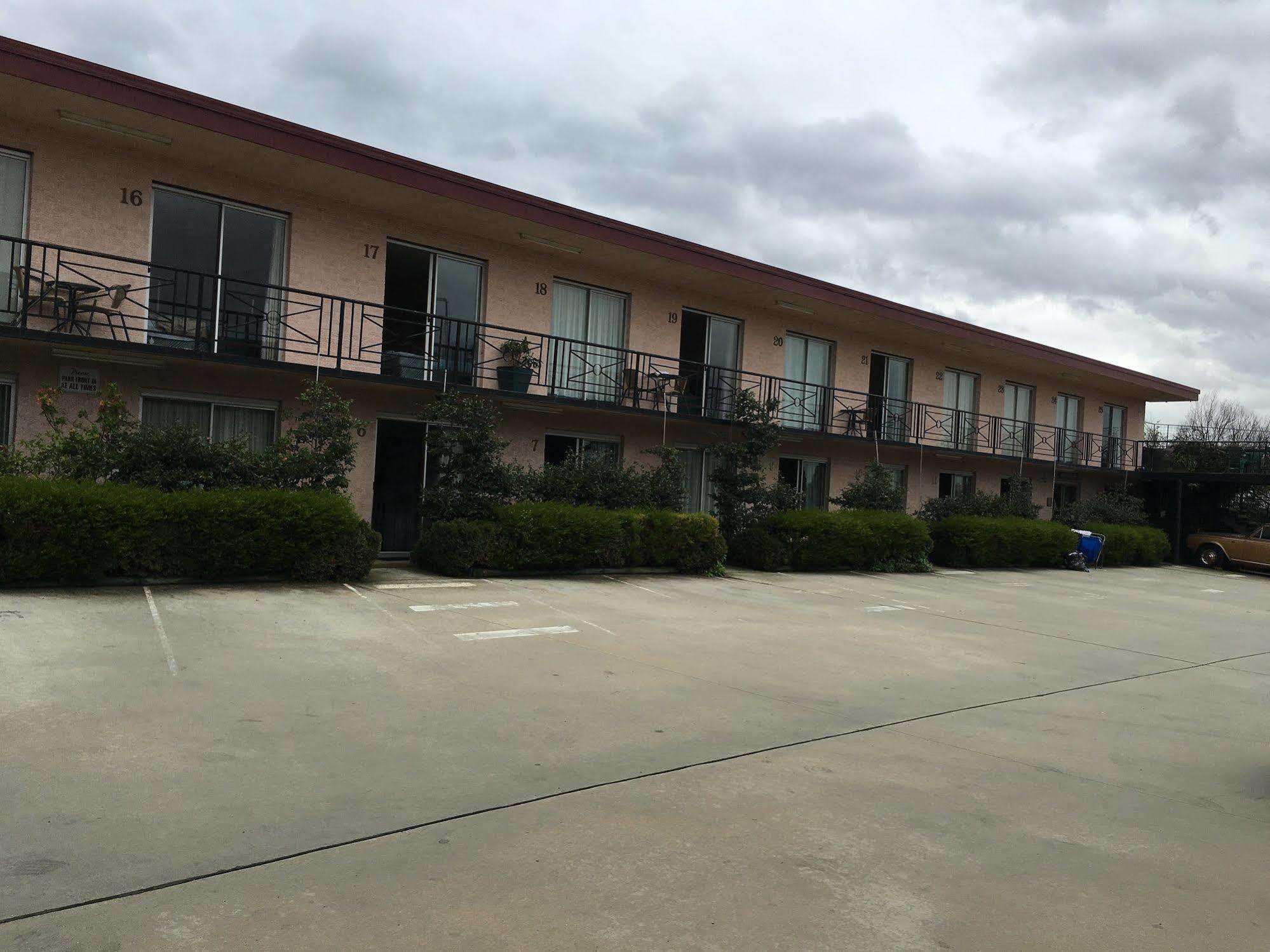Crest Motor Inn Queanbeyan Εξωτερικό φωτογραφία
