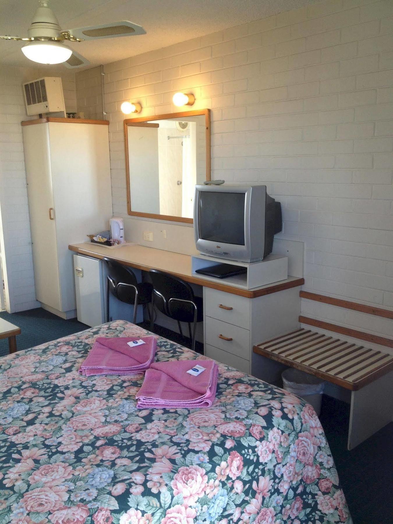 Crest Motor Inn Queanbeyan Εξωτερικό φωτογραφία